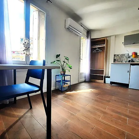 La 2, Climatisee Ac, Calme, Cuisine Privee Проживание в семье Ницца